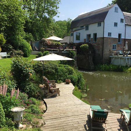 Castle Mill Bed And Breakfast Dorking Exterior foto