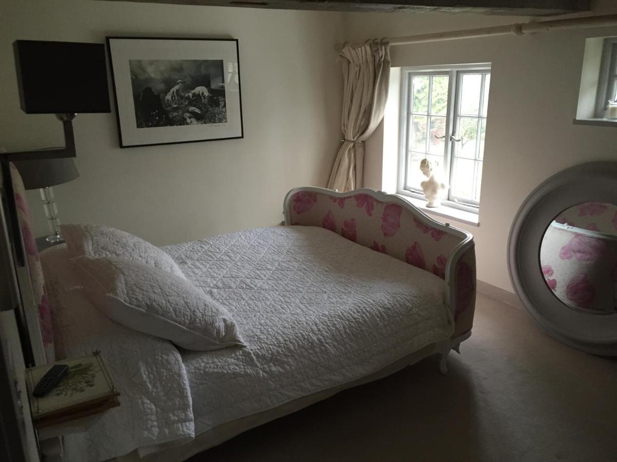 Castle Mill Bed And Breakfast Dorking Exterior foto